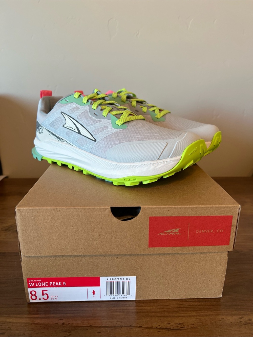 Altra Womens Lone Peak 9 Trail Running Sneakers - Gray/Lime